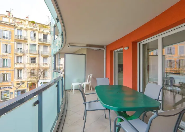 Charming In Appartement